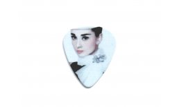 Plektrum Audrey Hepburn Hut Brosche Hollywood Ikone Diva Gitarrenplättchen 3
